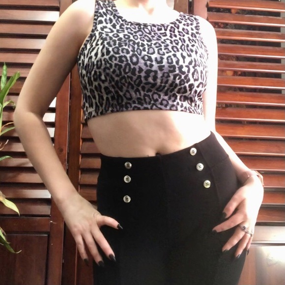 Crop top - Picture 1 of 4